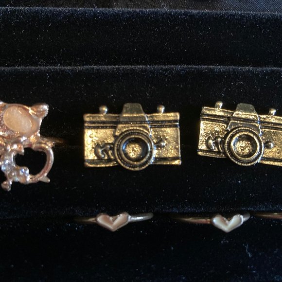 Lot of 20 Novelty Rings, Perfect for Kids Gifts, Party Favors, Classroom Prizes - Picture 2 of 4